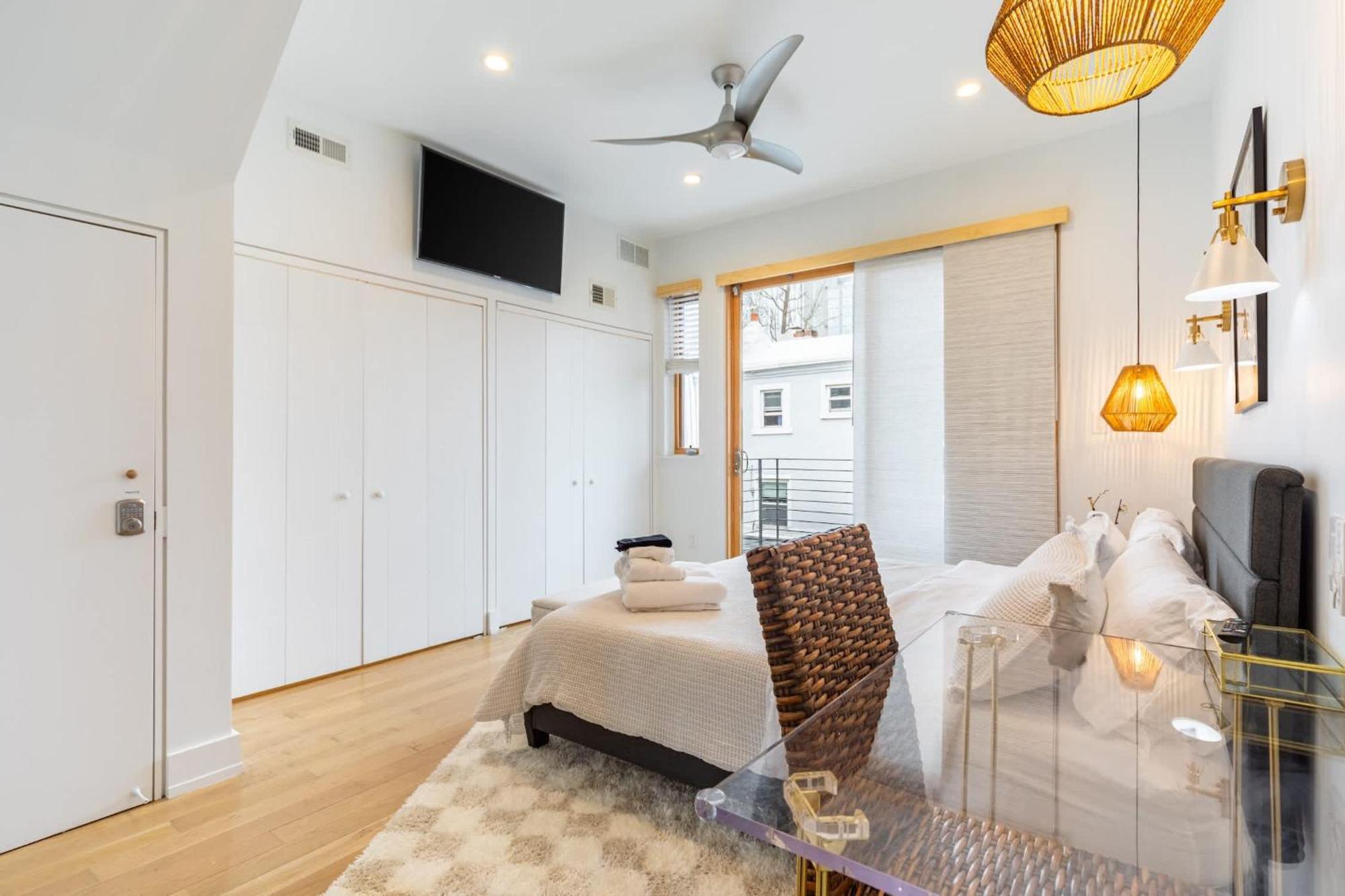 Cozy 4br Townhouse Walk To Fitler Sq & Riverwalk Holiday home Philadelphia