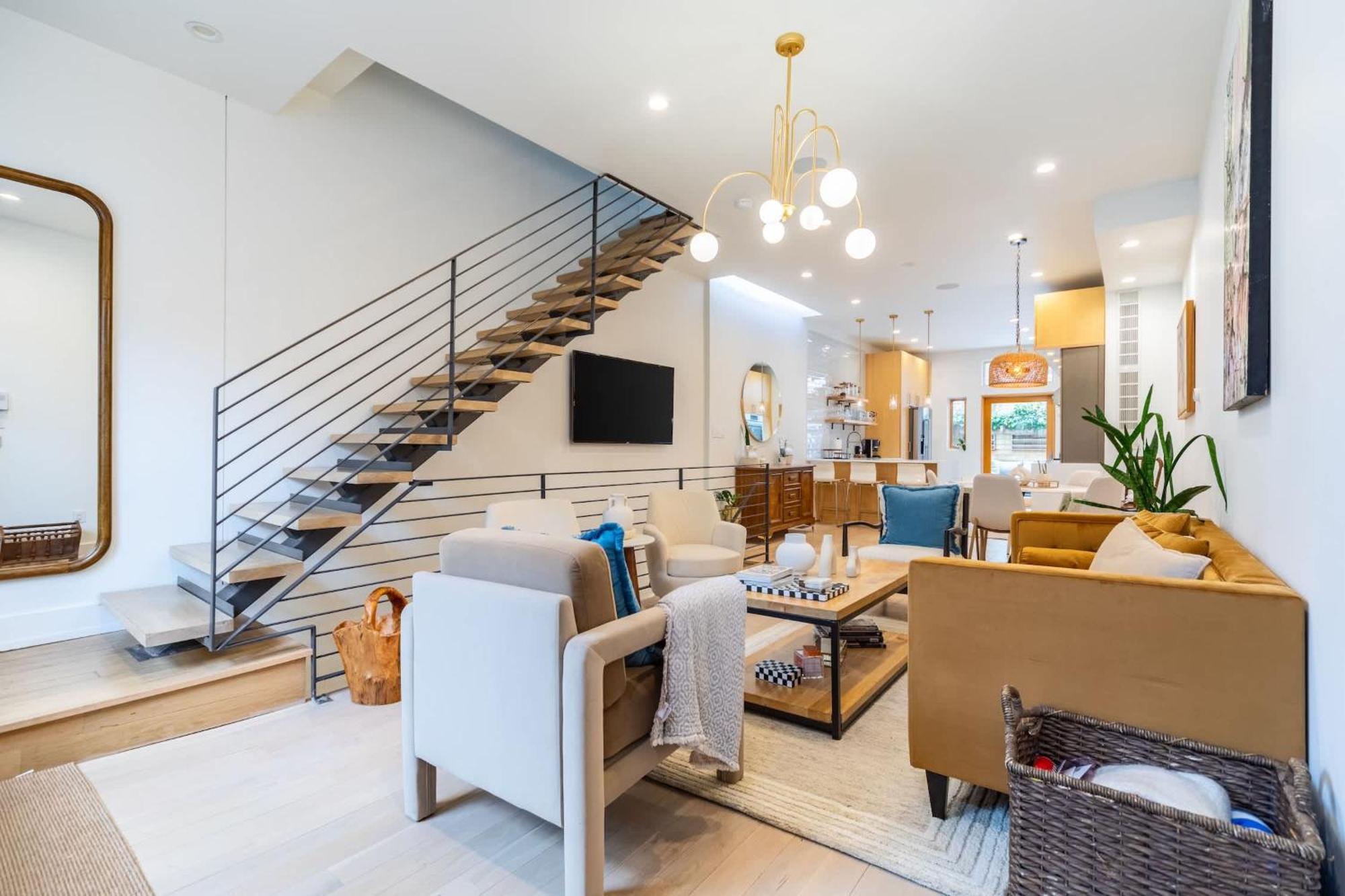 Cozy 4br Townhouse Walk To Fitler Sq & Riverwalk Holiday home