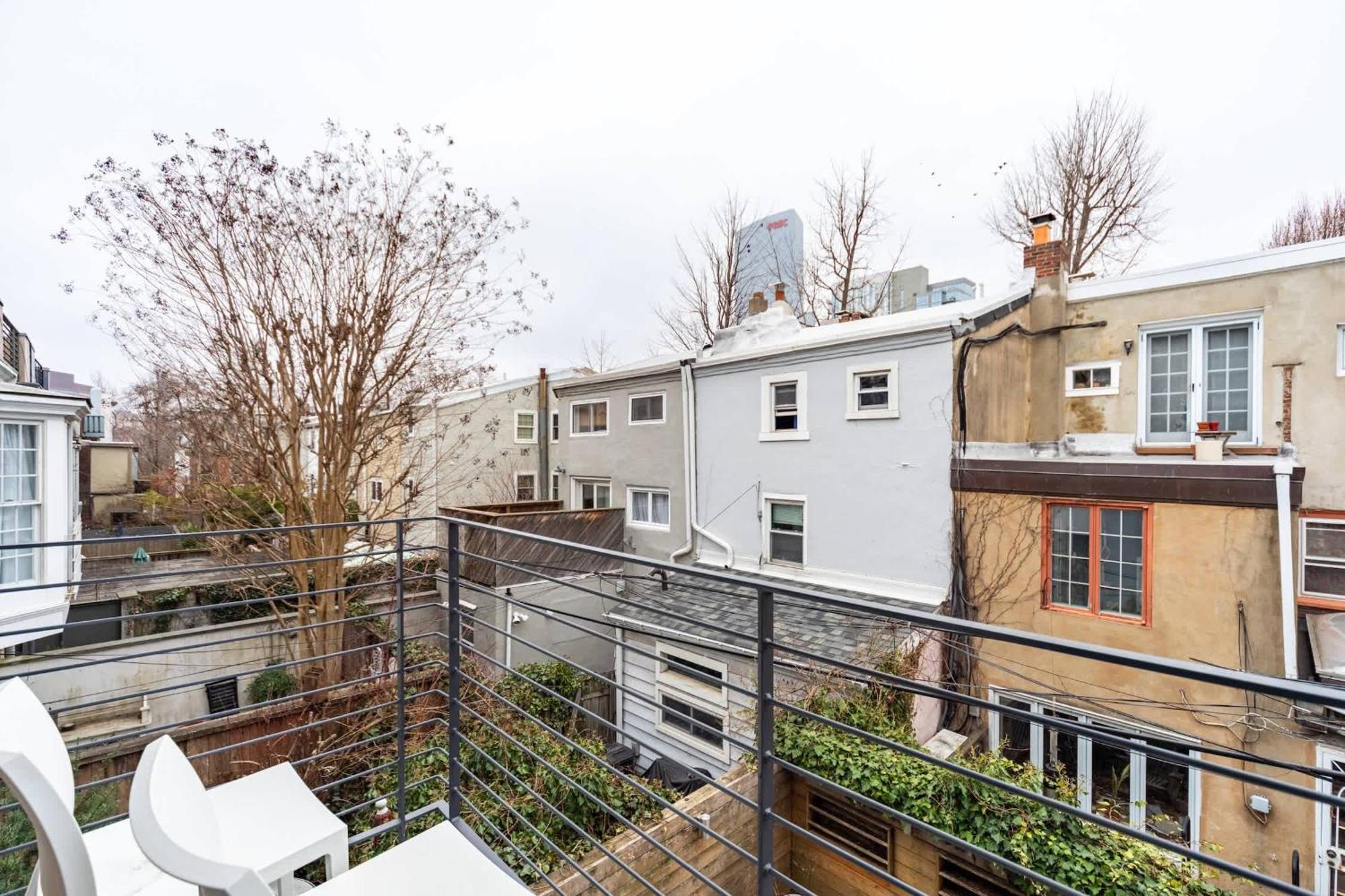 Cozy 4br Townhouse Walk To Fitler Sq & Riverwalk Holiday home