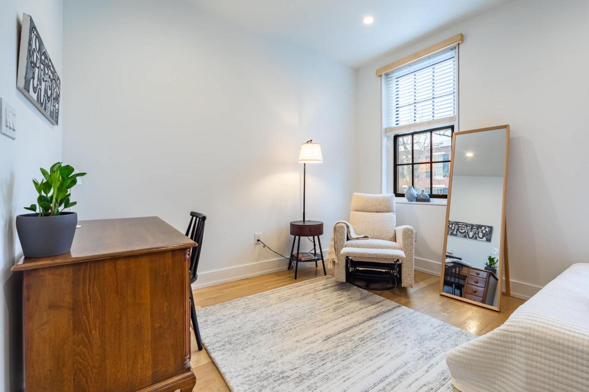 Cozy 4br Townhouse Walk To Fitler Sq & Riverwalk Holiday home *