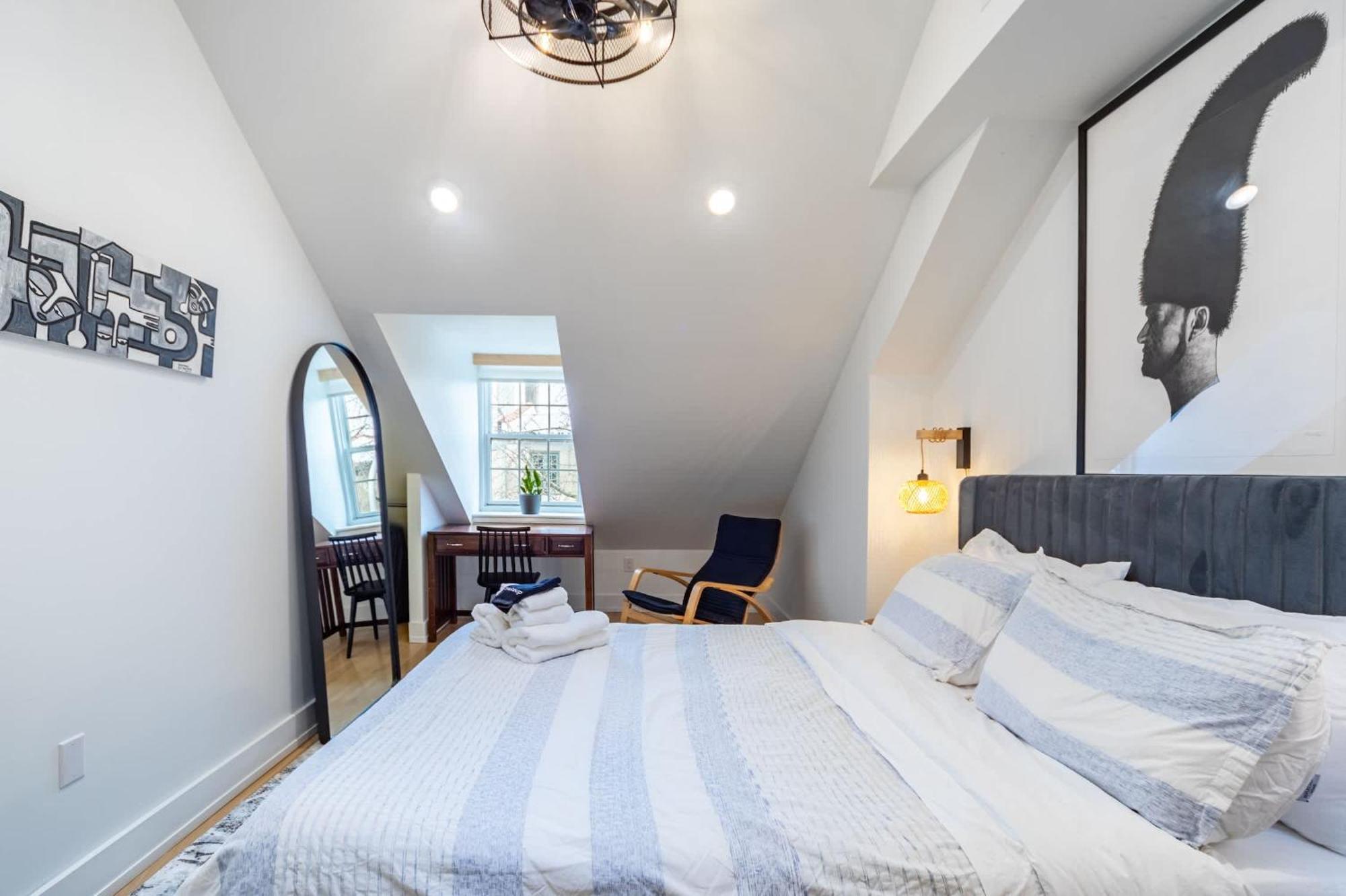 Cozy 4br Townhouse Walk To Fitler Sq & Riverwalk Holiday home Philadelphia